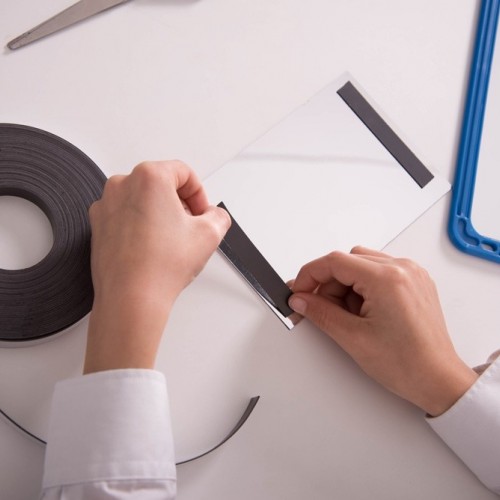 Self-adhesive magnetic tape (10m)